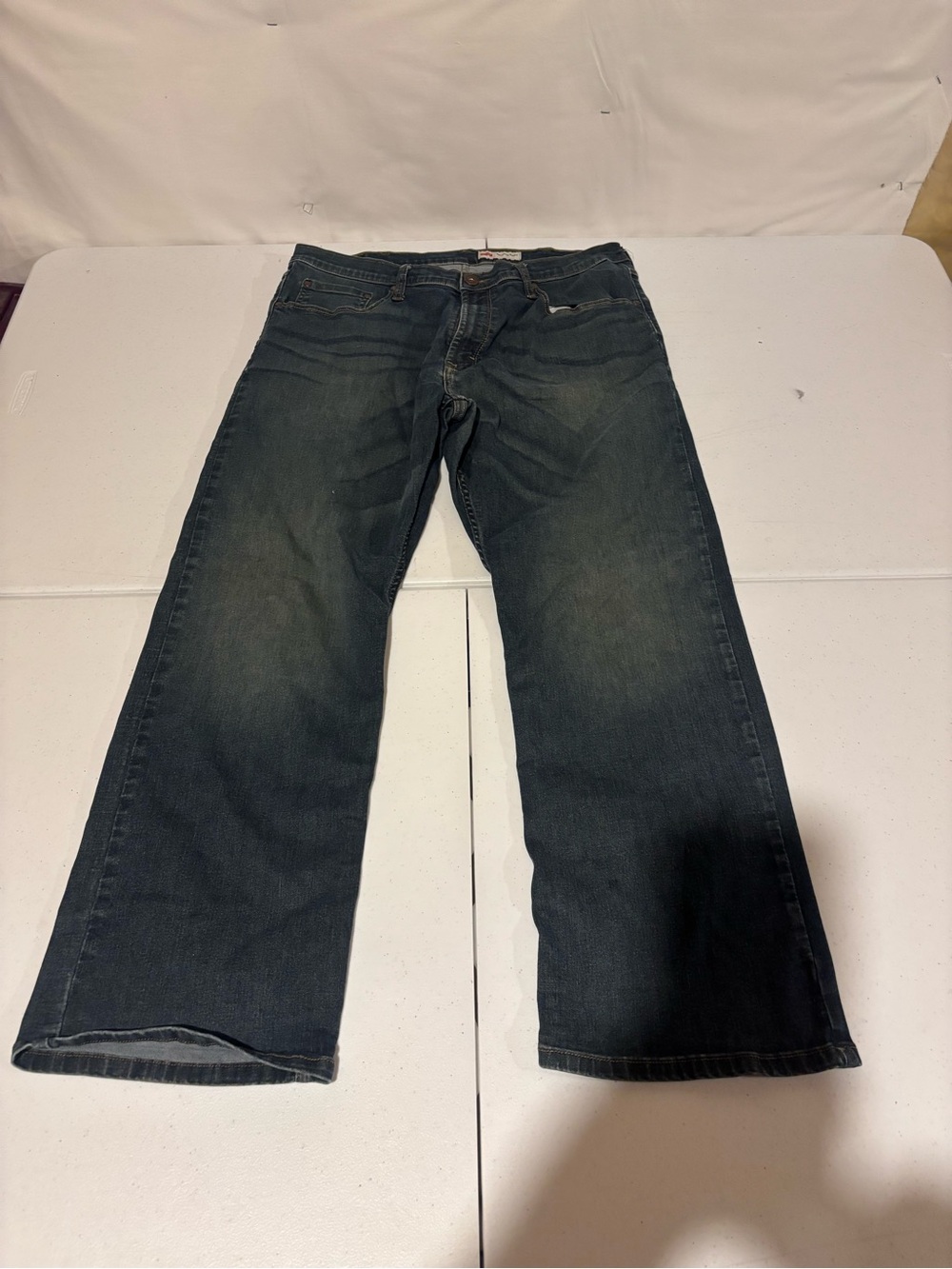 Wrangler Men’s Size 36x30 Relaxed Fit Bootcut Medium Wash Blue Denim Jeans
